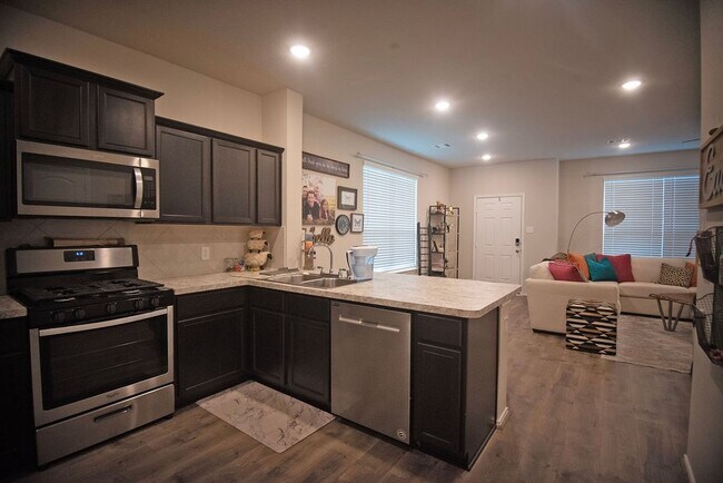 Building Photo - 12727 Taymouth Manor Dr
