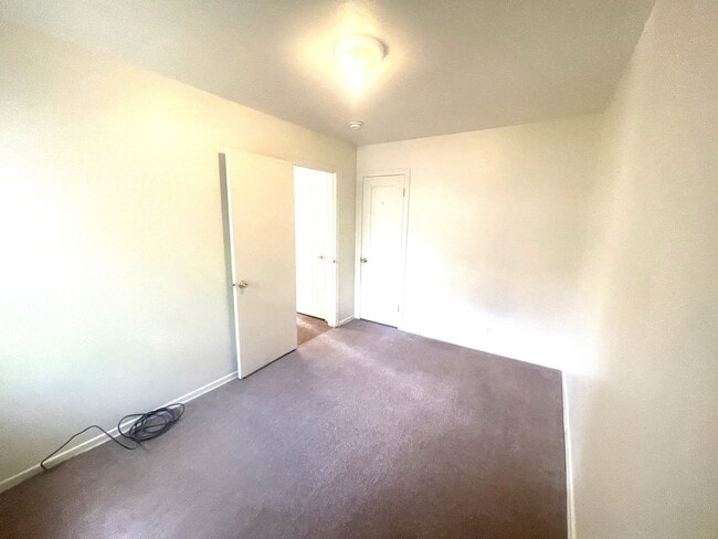 Building Photo - (2539 10th Ave Ct.)