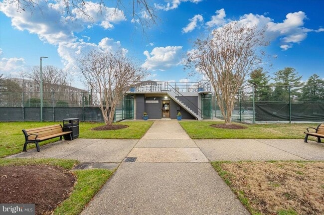 Building Photo - 5225 Pooks Hill Rd