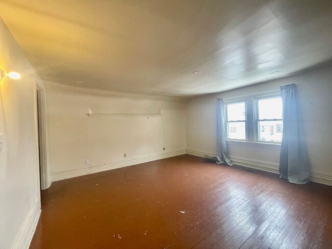 Building Photo - 4 bed 3.5 Bath- Sewickley