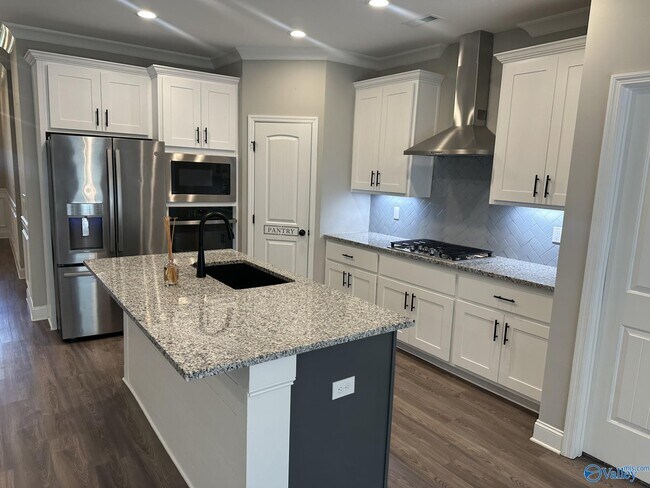 Building Photo - 27312 McKenna Dr