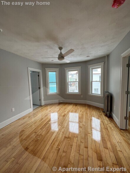 Building Photo - 11 Burnham St