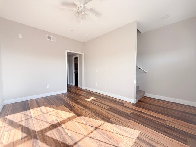 Building Photo - 5200 Oak Pt Ct