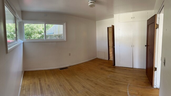 Building Photo - 1930s home with updates in quiet neighborhood