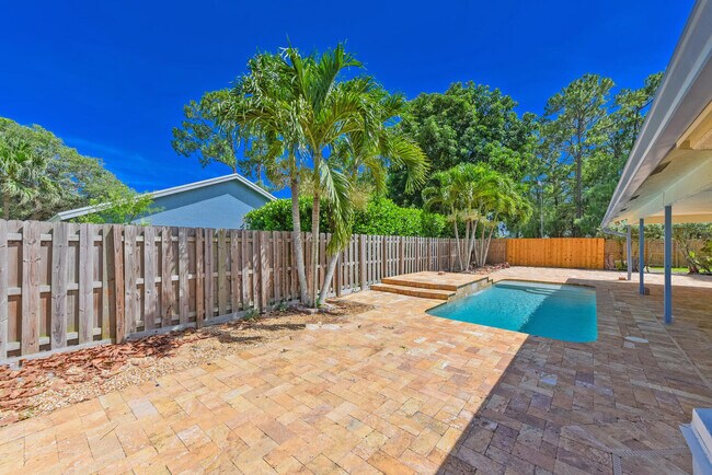Building Photo - 13442 Northumberland Cir