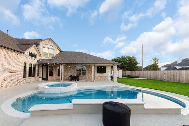 Building Photo - 1000 Bolivar Point Ln