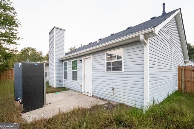 Building Photo - 7522 Clear Creek Approach