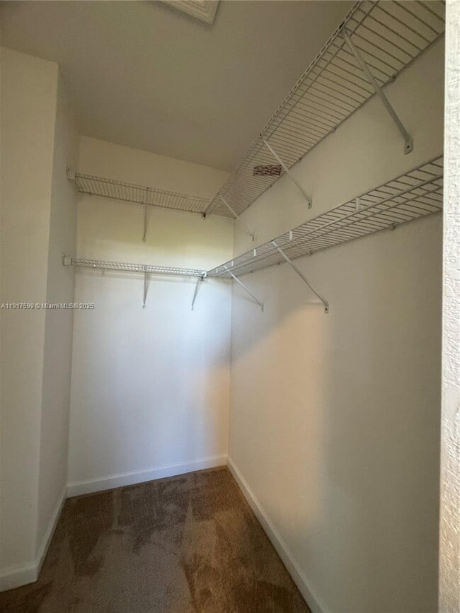 Building Photo - 613 NE 208th Terrace