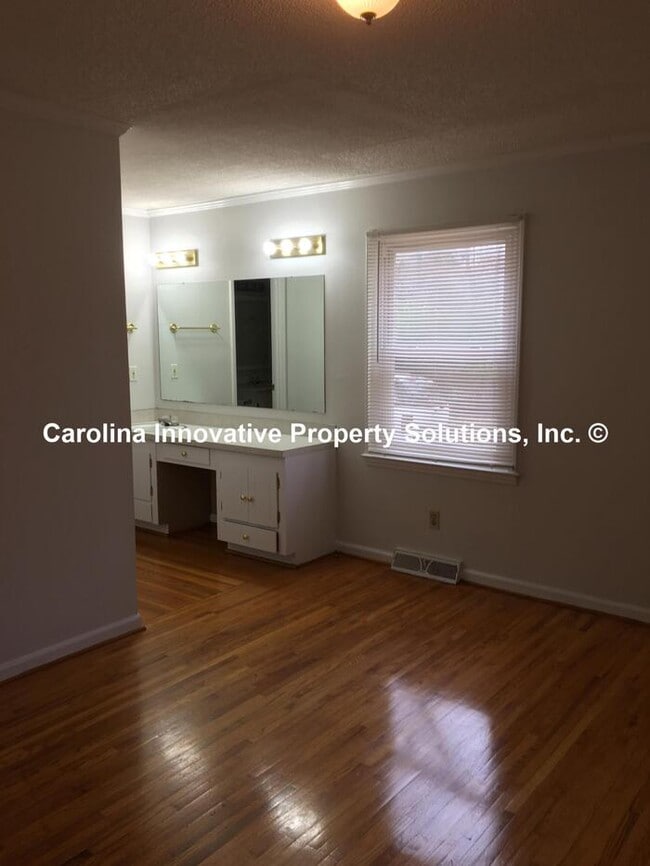 Building Photo - 7622 Helmdale Ave