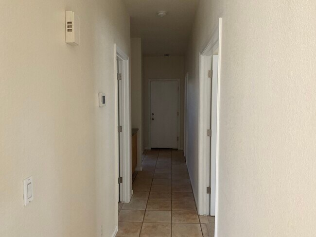 Building Photo - 4307 E South Fork Dr