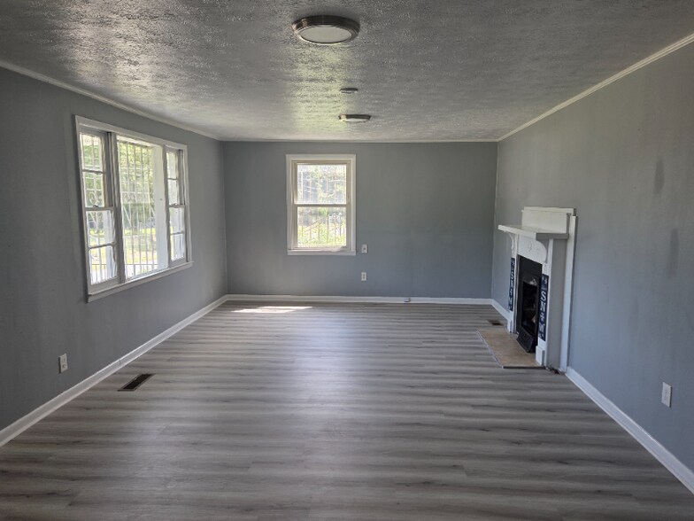 Building Photo - 2027 Jeff Davis St