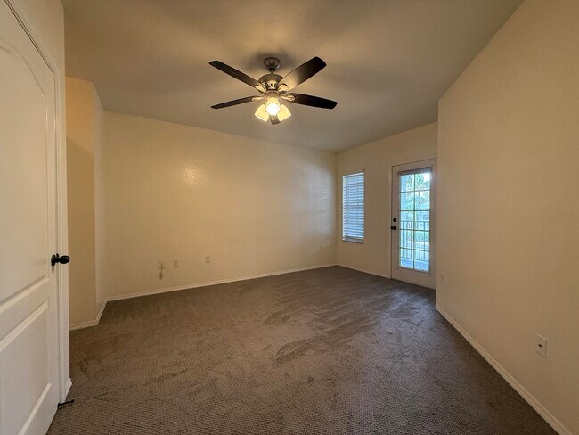 Building Photo - 1106 Belmont Pl