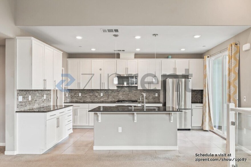 Building Photo - 3091 Lina St