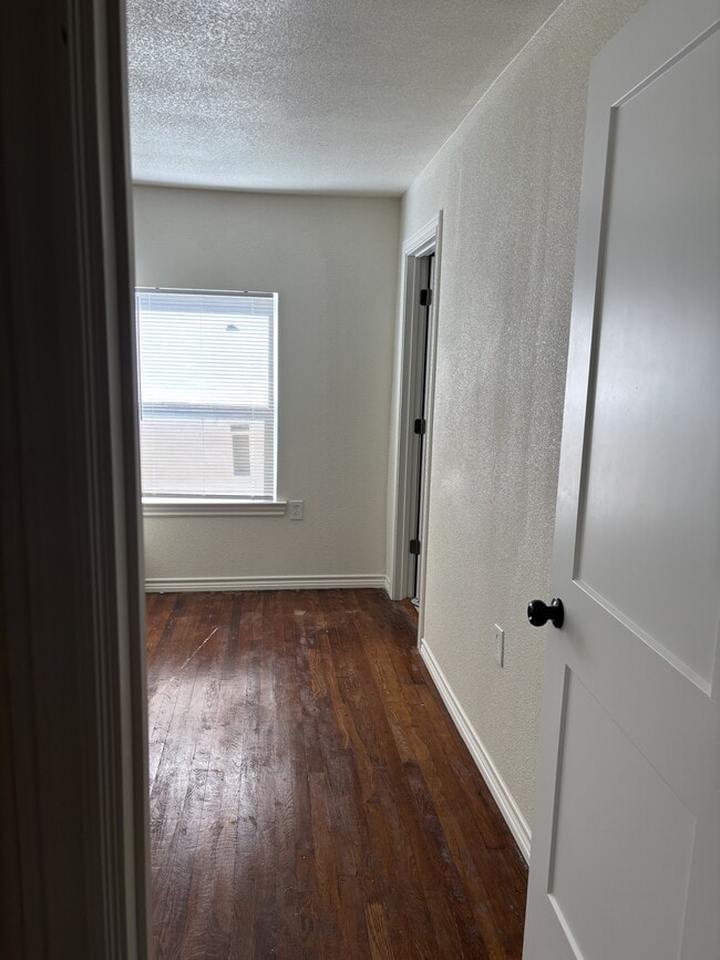 Building Photo - 703 N Blair St