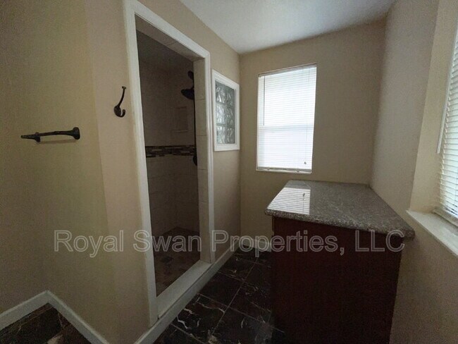 Building Photo - 1644 Tangerine St