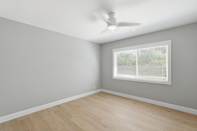 Building Photo - 6819 E Paradise Pkwy