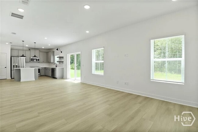 Building Photo - 176 Kingswood Cir