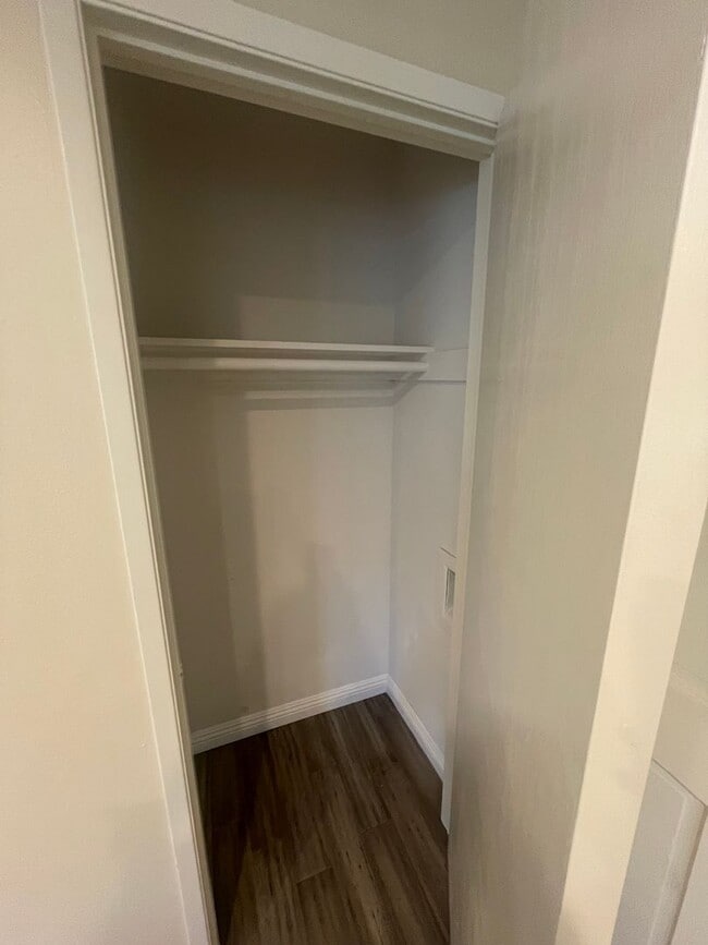 Building Photo - 3 Bed, 2 Bath Tanglewood For Rent- Single Story w/ Garage and AC!