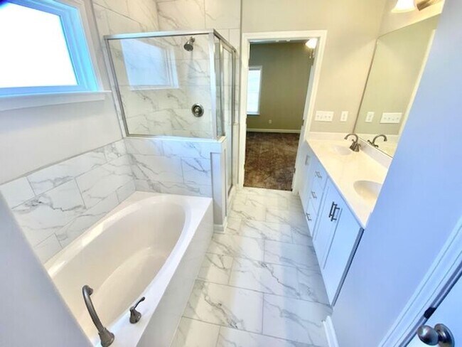 Building Photo - Now Leasing a 4-bedroom 2.5 bath home in Walls, Mississippi at Mallard Park
