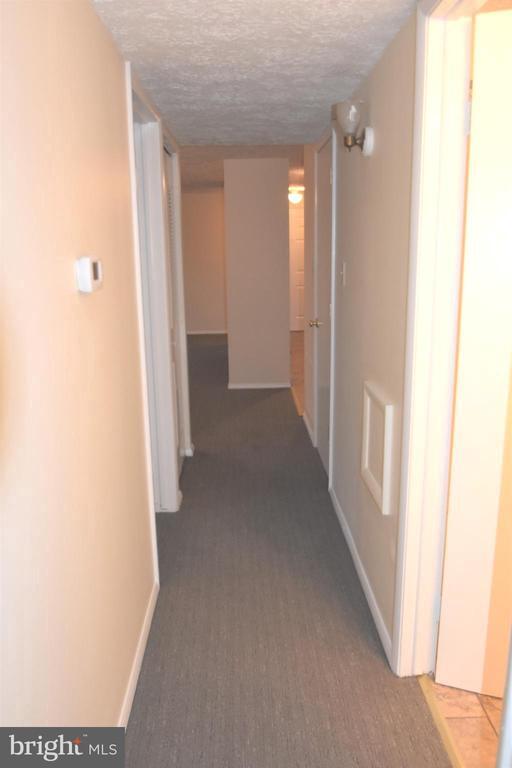 Building Photo - 830 Heather Ridge Dr