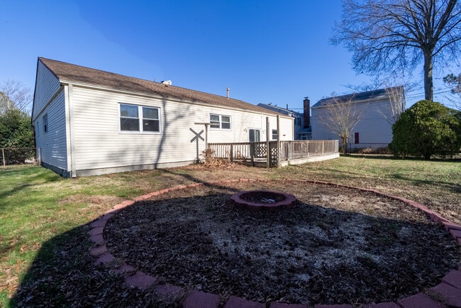 Building Photo - 38 Sacramento Dr