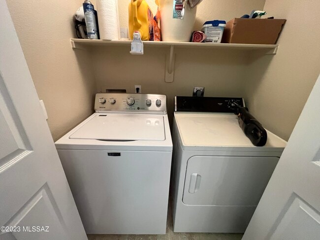 Building Photo - 5751 N Kolb Rd