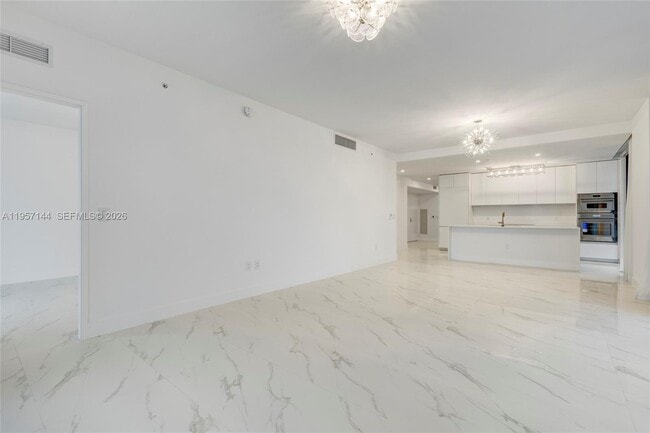 Building Photo - 700 NE 24th St