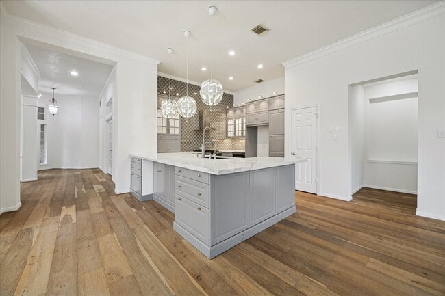 Building Photo - 1523 Orchard Park Dr