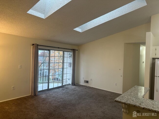 Building Photo - 450 Northam Dr