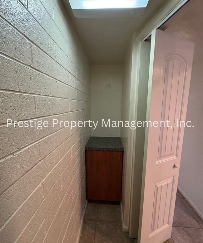 Building Photo - 2525 N Alvernon Way