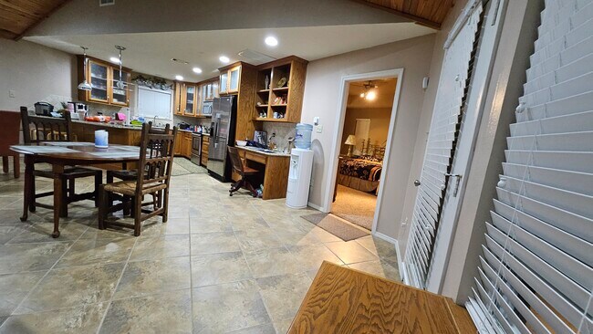 Building Photo - 8565 Lorene St