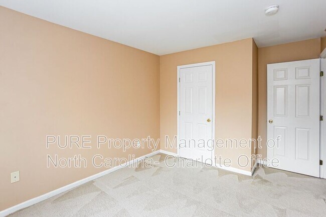 Building Photo - 18040 Delmas Dr