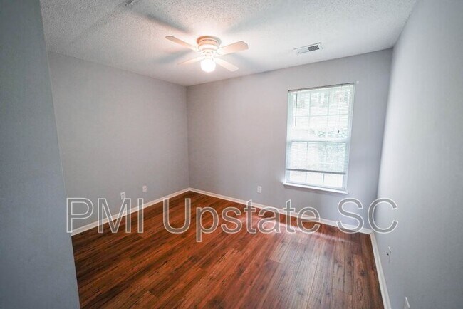 Building Photo - 1901 Country Apple Ct