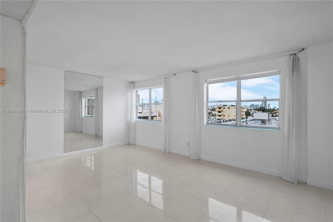 Building Photo - 1390 Ocean Dr