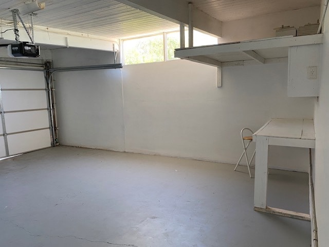 Building Photo - 601 E Racquet Club Rd