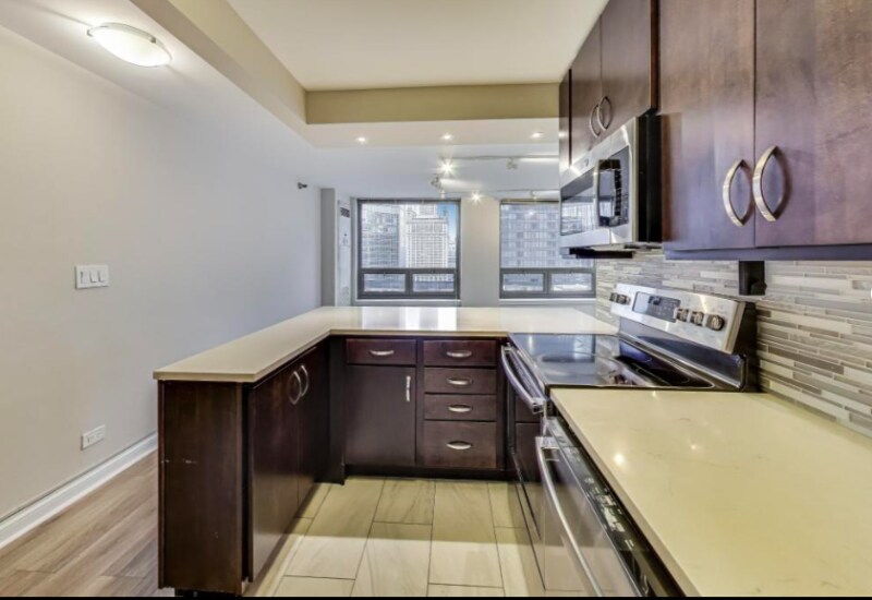 Primary Photo - 440 N Wabash Ave