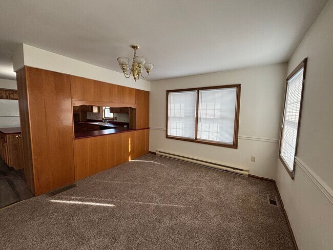 Building Photo - Spacious Three Bedroom Home with Central Air