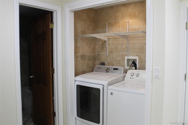 Building Photo - 23 Primrose St