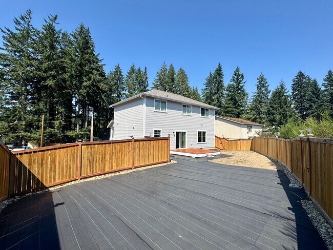 Building Photo - Private Palmer Lake Home w/ 3 Bedrooms, Of...