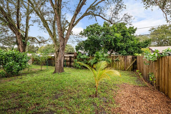 Building Photo - 9423 SW 52nd Ct