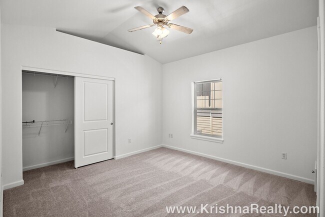 Building Photo - Spectacular 3BD* 2.5 BA* Condo*by Nike Wor...