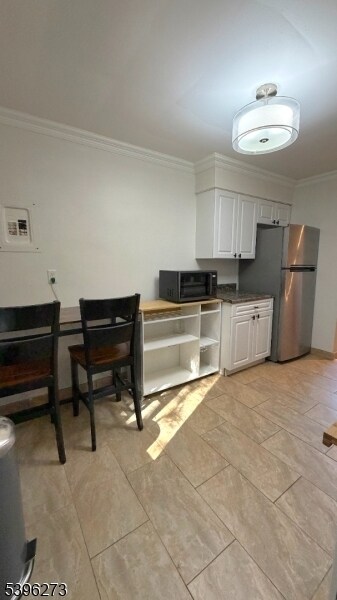 Building Photo - 48 Troy Dr