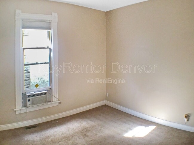 Building Photo - 1032 E 24th Ave