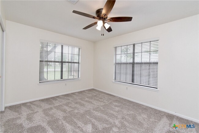 Building Photo - 1405 Oak Park Ln