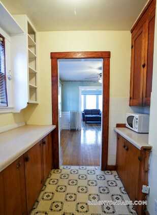 Building Photo - 81 Beechcroft St