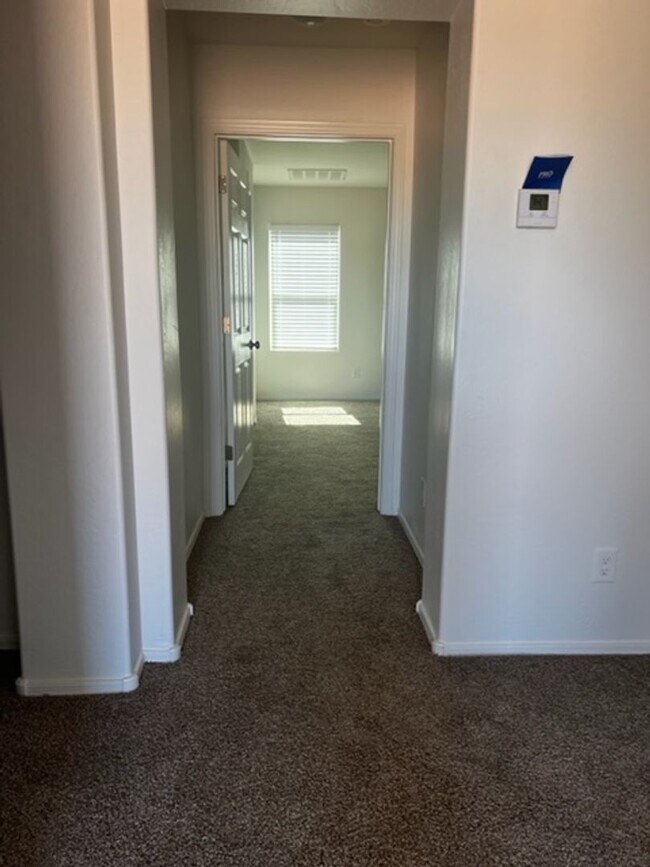 Building Photo - POWER/RAY 4 BEDROOM IN GATEWAY VILLGAE IN ...