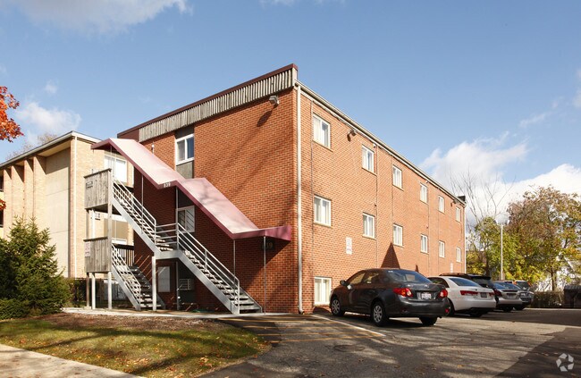 Building Photo - 839 Tappan St