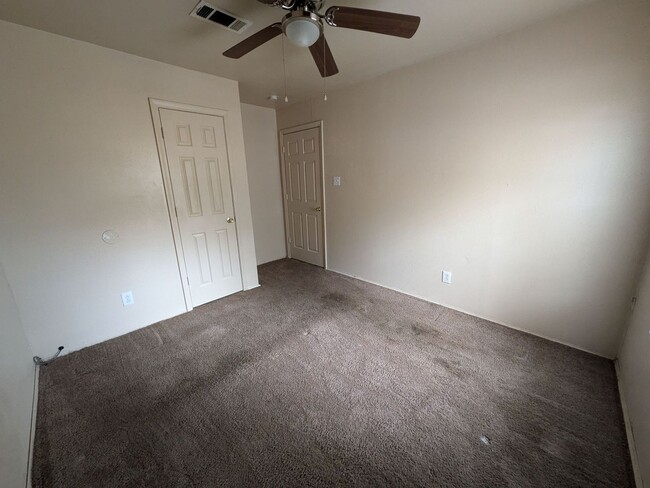 Building Photo - 2707 Ave G