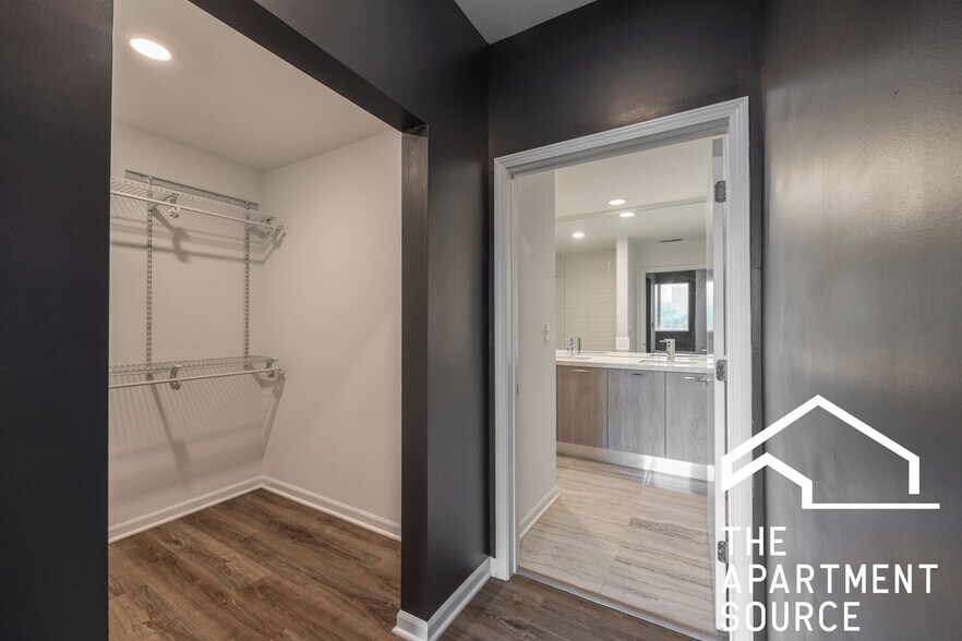 Building Photo - 2550 S Wabash Ave