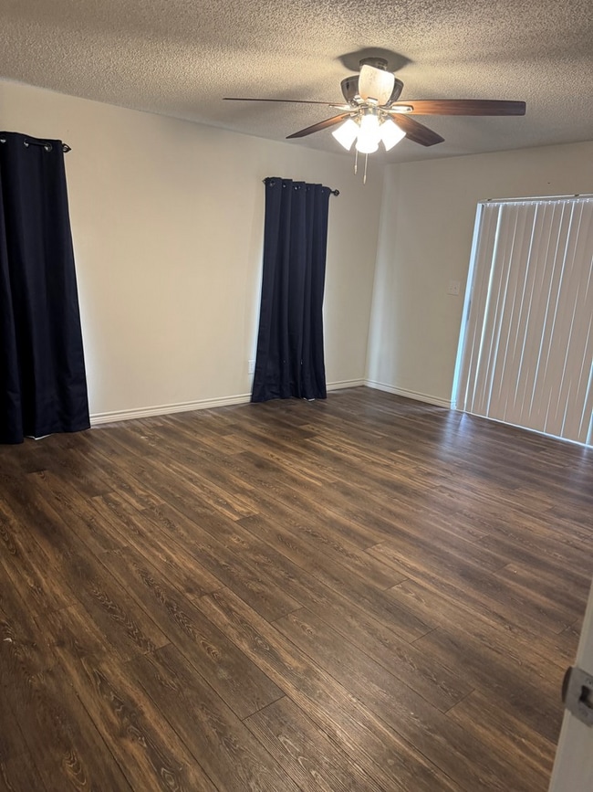 Building Photo - 6513 Dunbar Dr